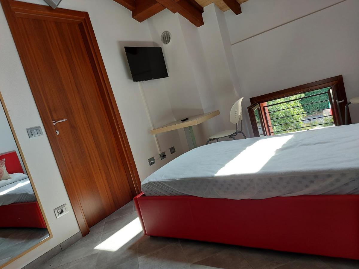 Agriturismo Azienda Agricola Ferrari M.Rita Pozza 外观 照片